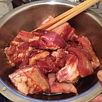 排骨炖土豆！的做法图解1