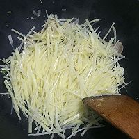 酸菜丝炒土豆丝的做法图解4