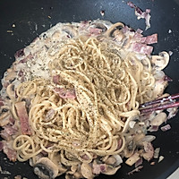 #全电厨王料理挑战赛热力开战！#好吃到哭的奶油蘑菇意面的做法图解11