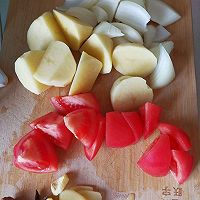 番茄土豆炖牛肉的做法图解4
