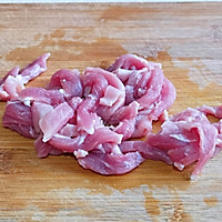 #肉食者联盟#酸菜猪肉炖粉条的做法图解2