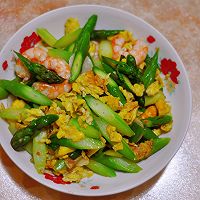 #肉食主义狂欢#鲜虾芦笋炒鸡蛋的做法图解7