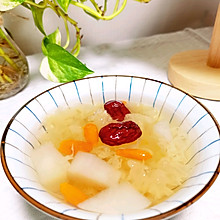 #我心中的冬日限定#养生女孩必备银耳雪梨汤