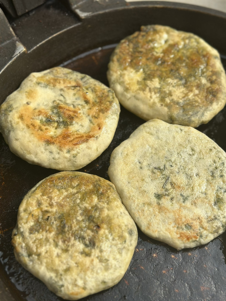 荠菜鸡蛋粉条馅饼的做法