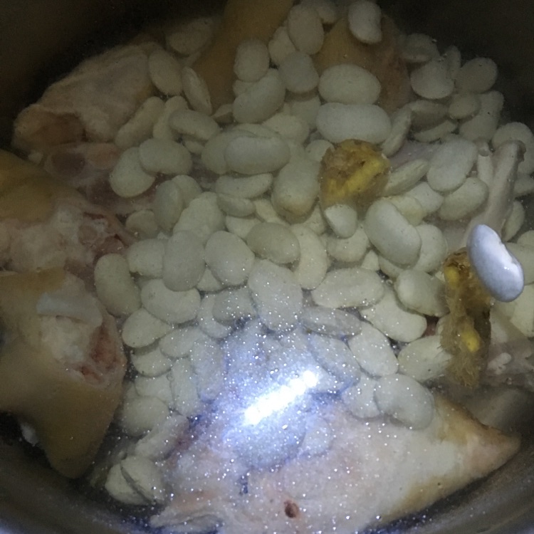 雪豆蹄花汤的做法图解1