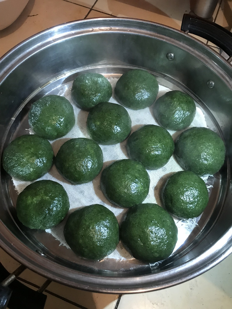 艾叶蛋黄肉松青团的做法