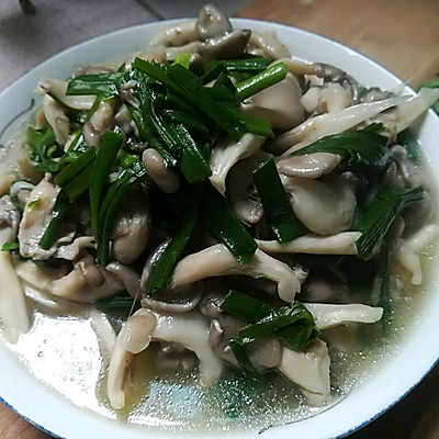 大蒜炒小平菇