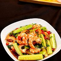 凉拌虾仁瓜条的做法图解6