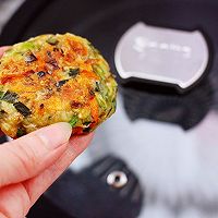 #做道懒人菜，轻松享假期#槐花胡萝卜鸡蛋饼的做法图解18