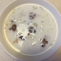 雪燕桃胶炖奶的做法图解4