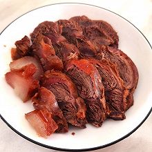 卤牛肉