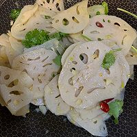 #餐桌上的春日限定#凉拌酸辣藕的做法图解5