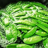 荷兰豆（菜豌豆角）炒肉的做法图解1