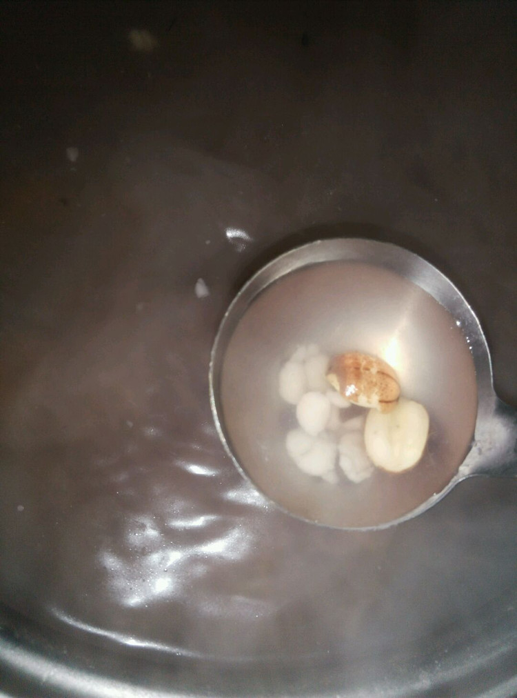 排骨芡实莲子汤，孕妇下火汤（孕妇菜谱）的做法