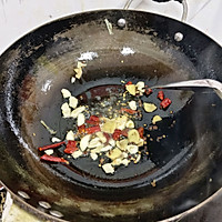 腐竹炒腊肉的做法图解7