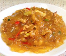 拉皮炒肉丝的做法