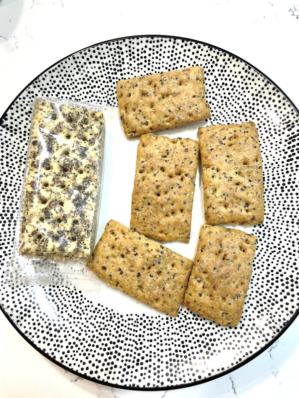 藜麦奇亚籽海盐苏打饼干