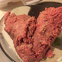 香煎牛肉汉堡饼的做法图解1