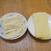 #外婆乡炒出火锅香#金针菇豆皮麻辣煲的做法图解1