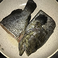 紫苏斑鱼汤的做法图解4