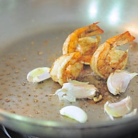 義式鮮蝦燉飯的做法图解2