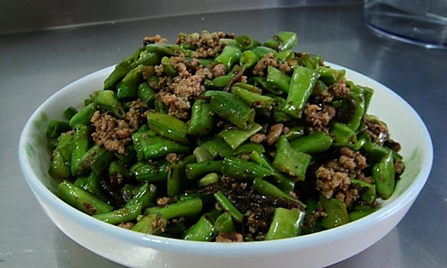 橄榄菜肉沫炒豇豆的做法