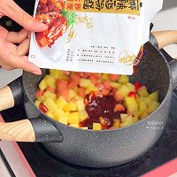土豆香肠焖面的做法图解4