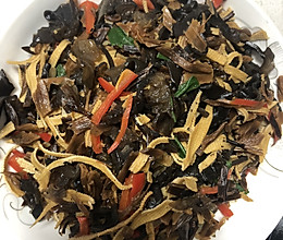 木耳炒黄花菜的做法