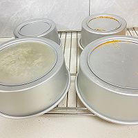 同时烤两个八寸戚风和两个六寸戚风的做法图解48