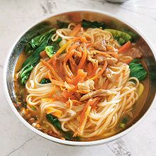 胡萝卜肉丝儿面