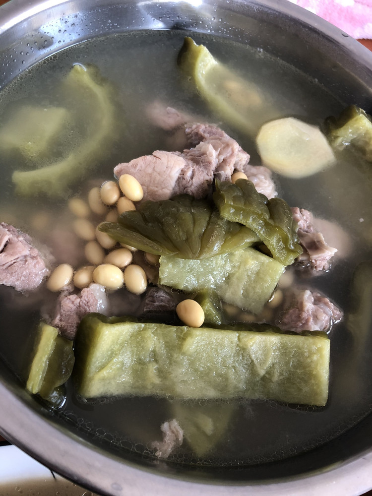 苦瓜黄豆煲排骨的做法