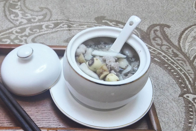 沙参玉竹瘦肉汤-有别于广东普通清补凉的清补凉的做法