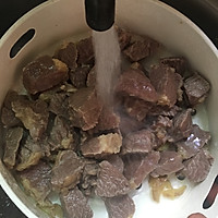 麻辣牛肉炖萝卜的做法图解2