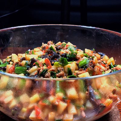 土豆肉酱拌面