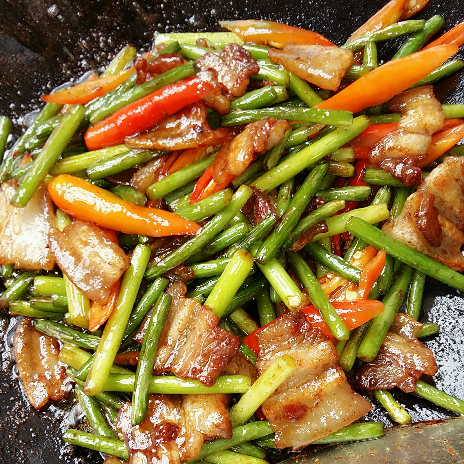 炒蒜苔的做法，炒蒜苔怎么做好吃，炒蒜苔的家常做法-炒肉的做法，蒜苔炒肉怎么做好吃，蒜苔炒肉的家常做法