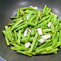 #黄河路美食#干煸橄榄菜四季豆的做法图解4