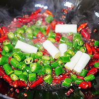 四川风味竹海特色青椒鸡的做法图解4