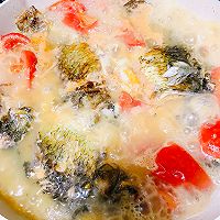 #刘畊宏女孩减脂饮食#番茄丝瓜鲫鱼汤的做法图解11