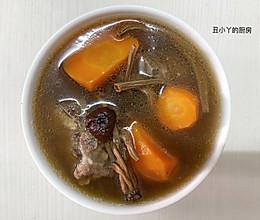茶树菇胡萝卜排骨汤的做法