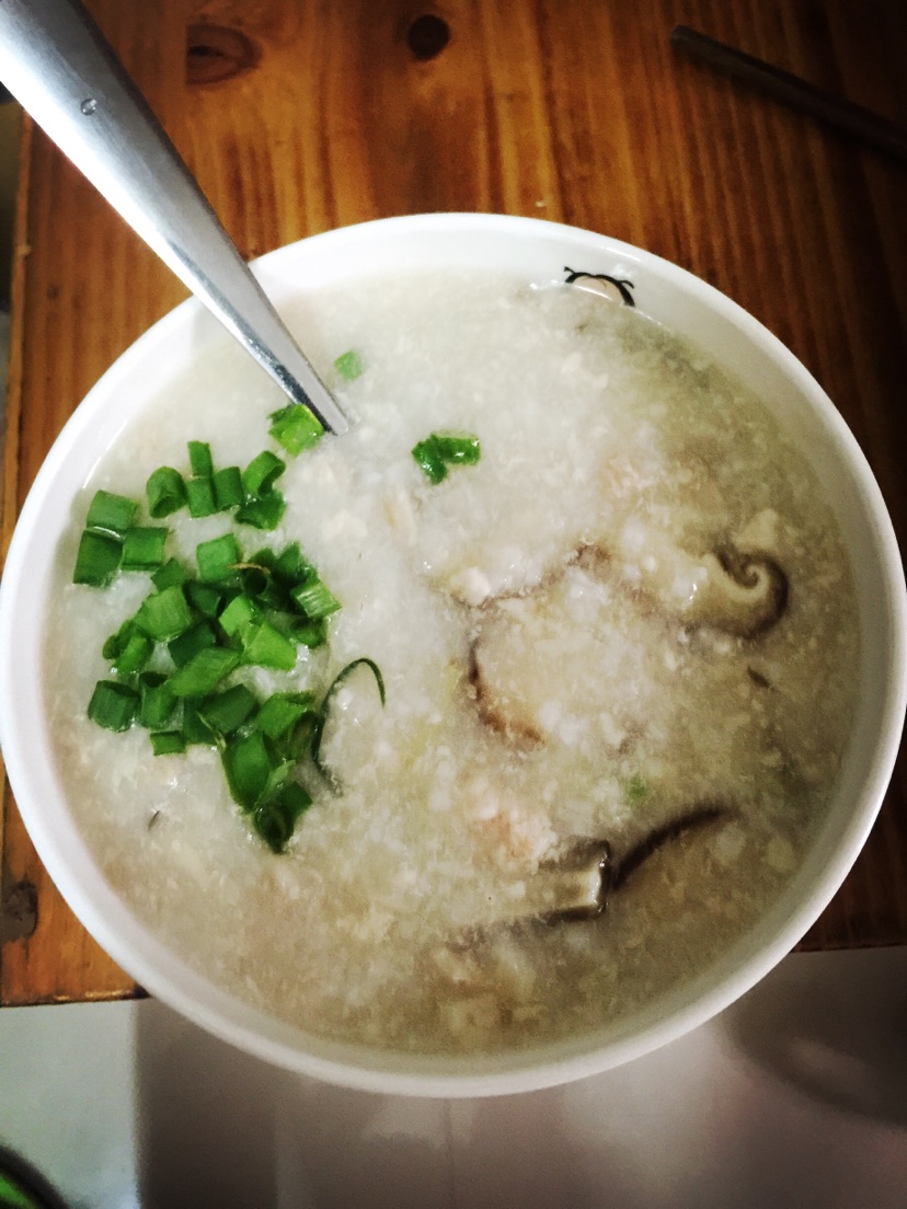 香菇肉沫粥的做法图解2