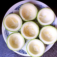 西葫芦虾仁盅#中粮我买，超模滋料大公开#的做法图解2