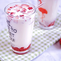草莓大果粒牛奶这样做最好喝的做法图解9
