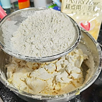 #爱好组-低筋复赛#中秋节网红月饼~奶黄流心月饼的做法图解22