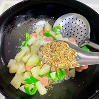 孜然青椒火腿土豆粒的做法图解10
