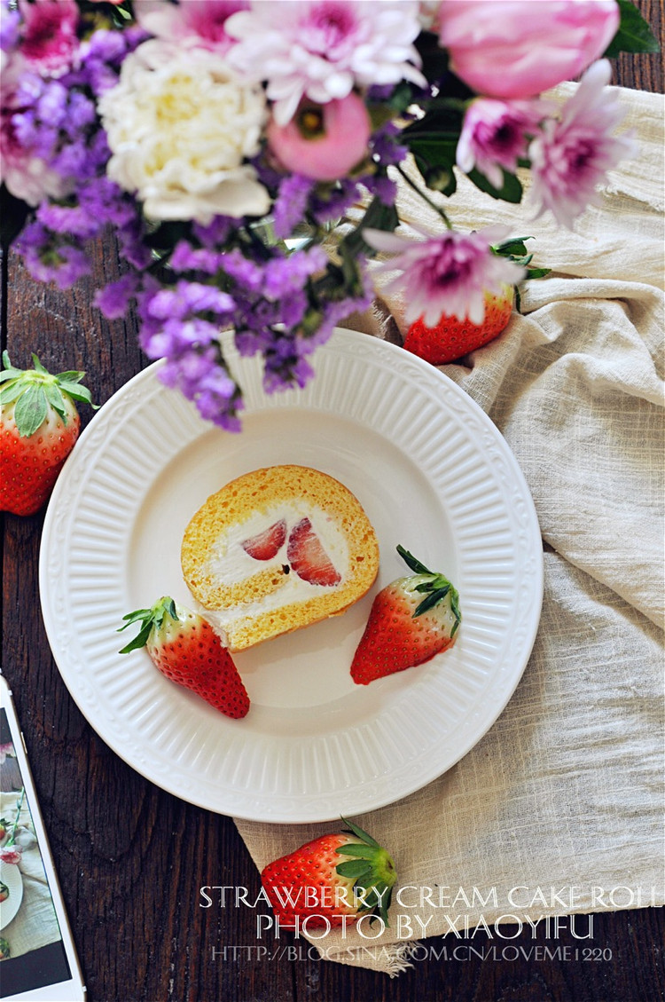 草莓奶油蛋糕卷的做法