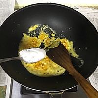 鸭蛋黄焗南瓜的做法图解9