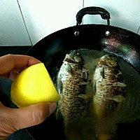 香菇鲫鱼汤的做法图解4