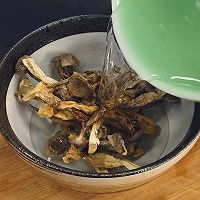 菌菇冒菜锅的做法图解2
