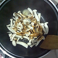 清炒白玉菇的做法图解3