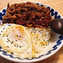 十分钟搞定超美味日式快餐——洋葱肥牛饭